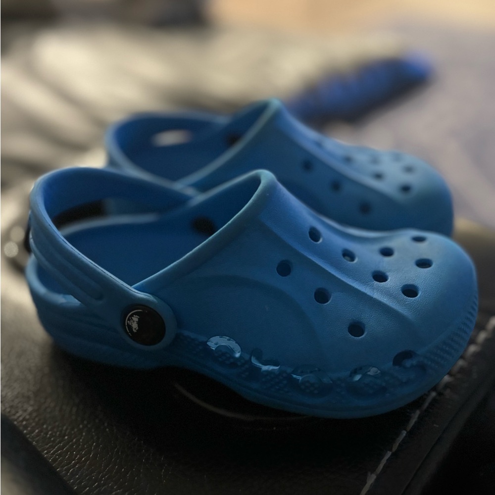 CROCS Kids Blue Classic Clog with Heel Strap
